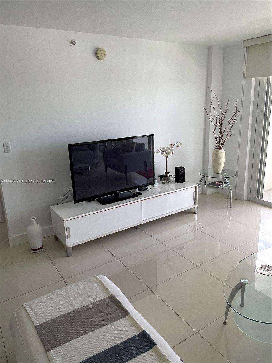 CARLISLE ON THE OCEAN CON - Residential Lease