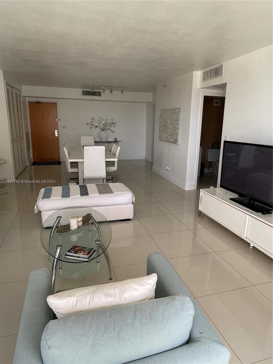 CARLISLE ON THE OCEAN CON - Residential Lease