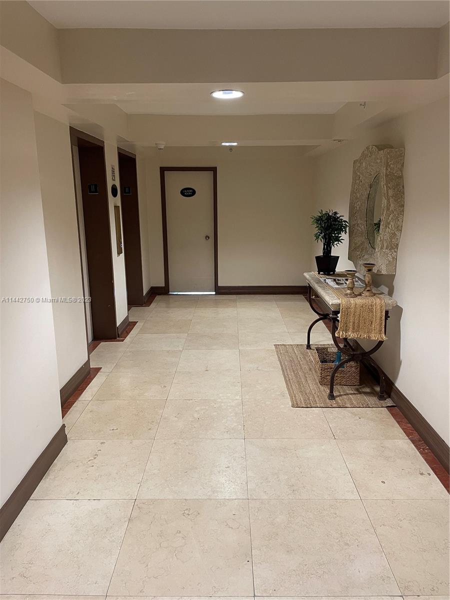 CARLISLE ON THE OCEAN CON - Residential Lease