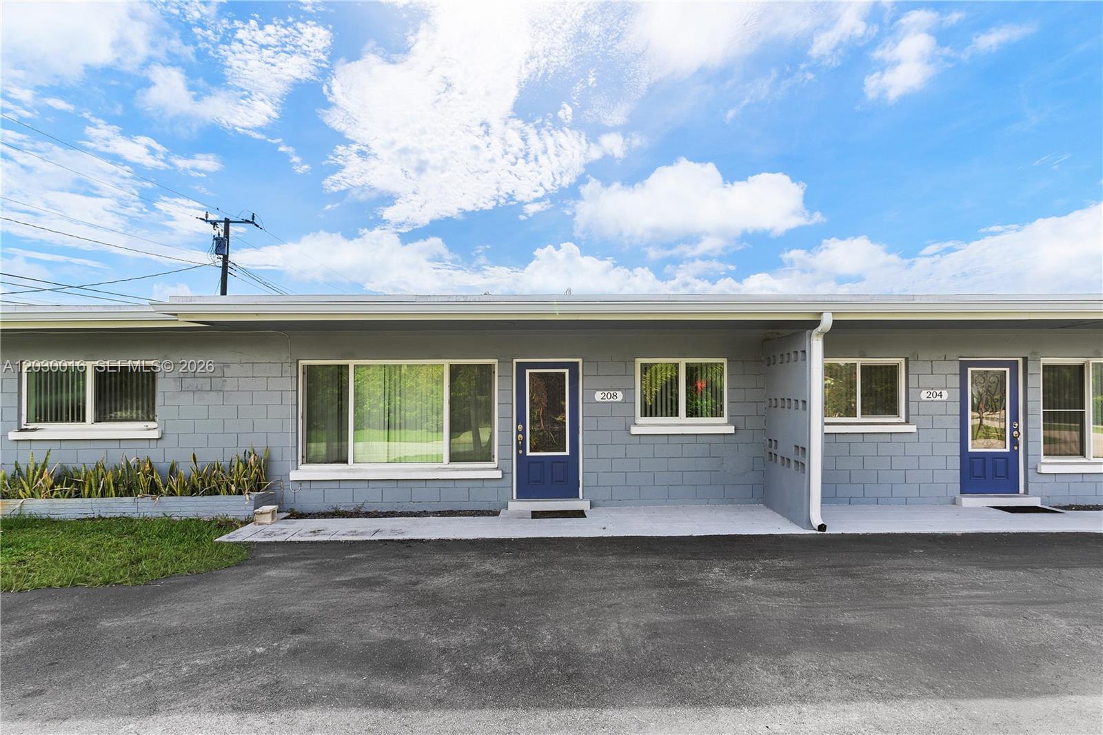 BOYNTON HEIGHTS - Residential Lease