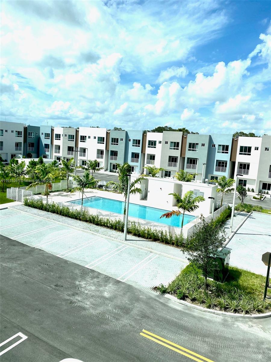 RIVERWOOD - Residential