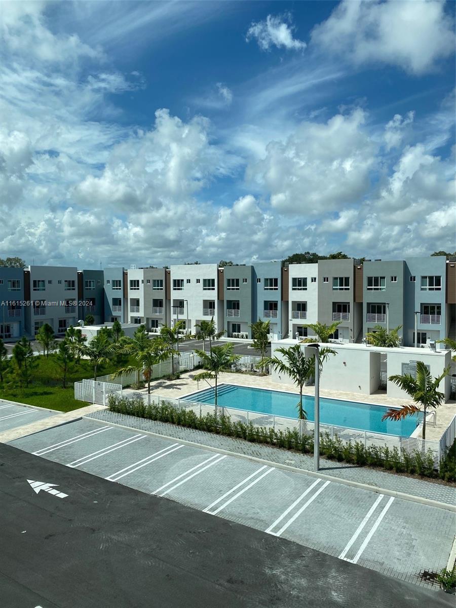 RIVERWOOD - Residential
