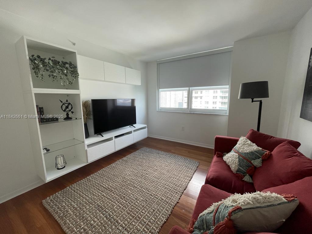 THE MARK ON BRICKELL COND - Residential