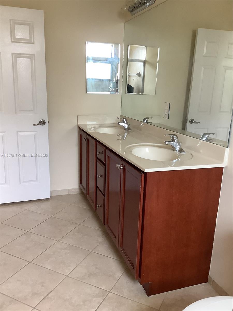 TRELLIS AT BAYSHORE - Residential Lease