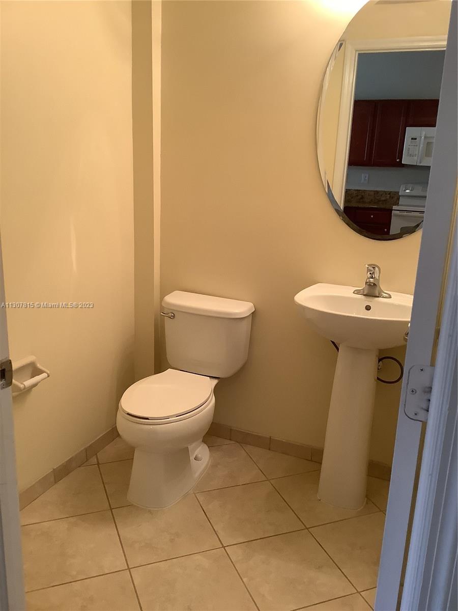 TRELLIS AT BAYSHORE - Residential Lease