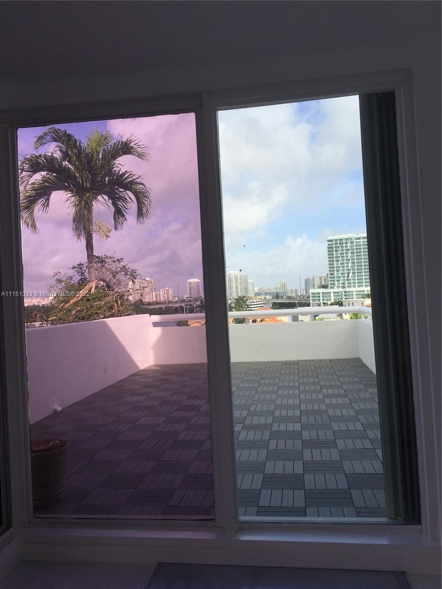 POINCIANA IS YT & RCQ CLU - Residential