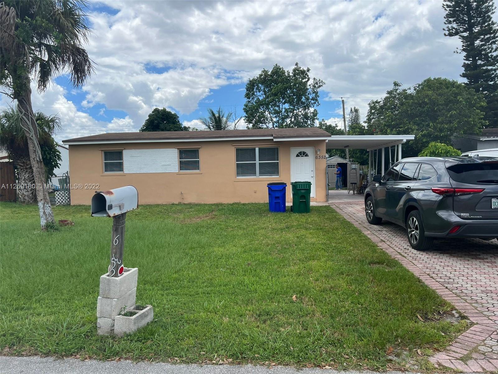 Beautiful single-family home with 3 bedrooms/ 1 bathroom. Updated kitchen with NEW stainless steel appliances, NEW washer and dryer, updated bathroom, freshly painted with tile floors throughout, Huge backyard is fully fenced and great for entertaining.