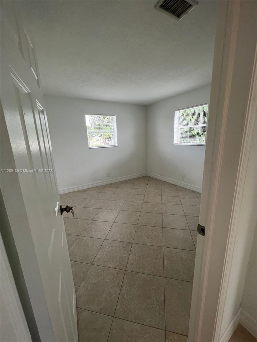 SOUTHGATE SECOND ADD - Residential Lease