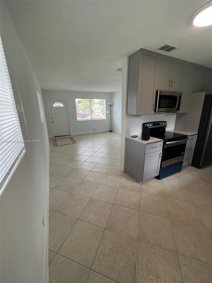SOUTHGATE SECOND ADD - Residential Lease
