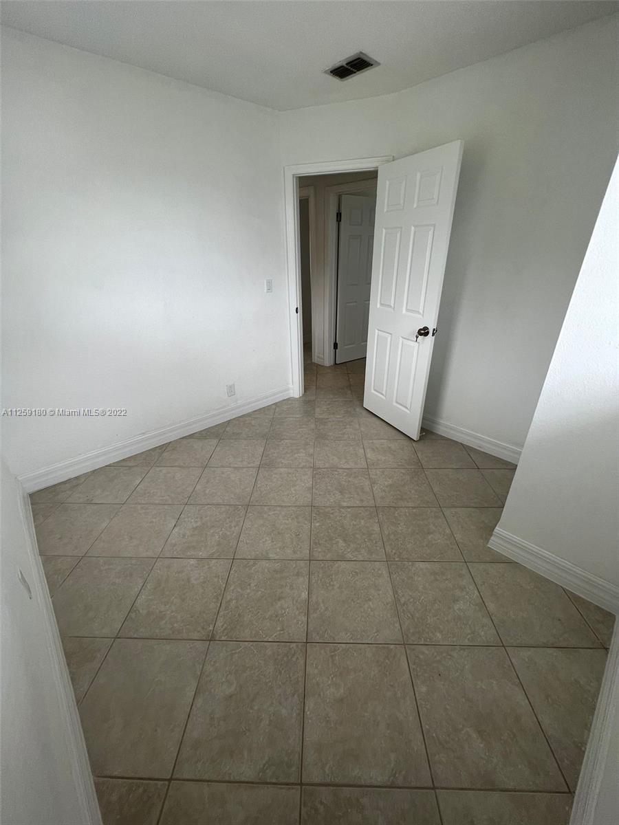 SOUTHGATE SECOND ADD - Residential Lease