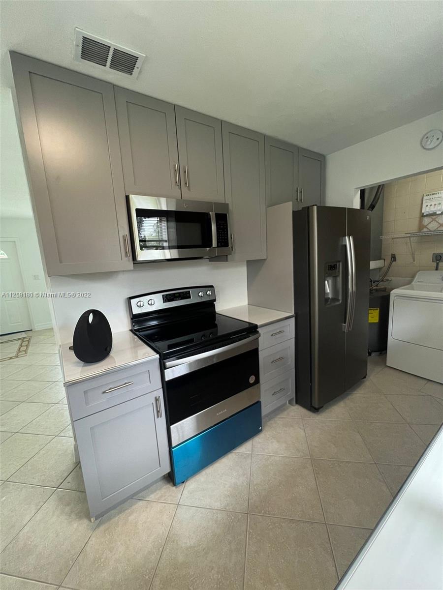 SOUTHGATE SECOND ADD - Residential Lease