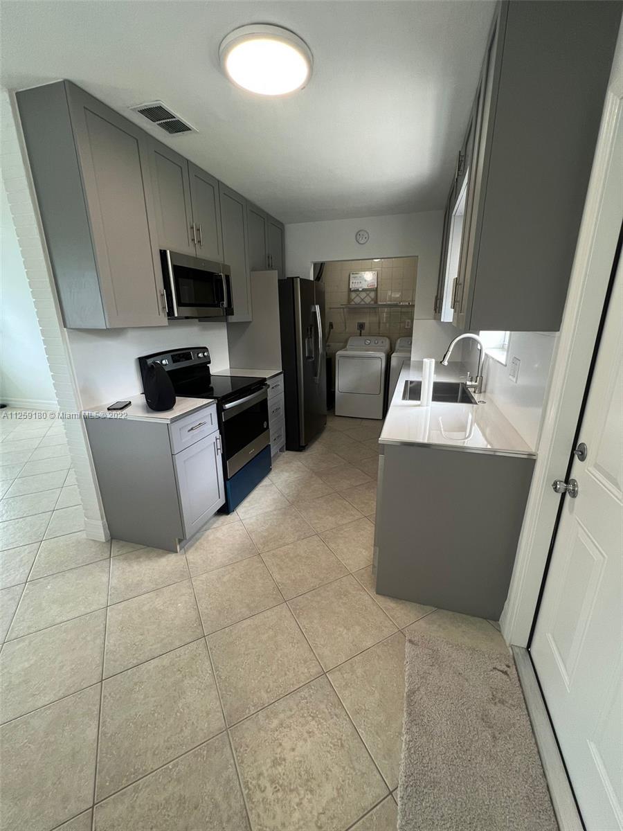 SOUTHGATE SECOND ADD - Residential Lease