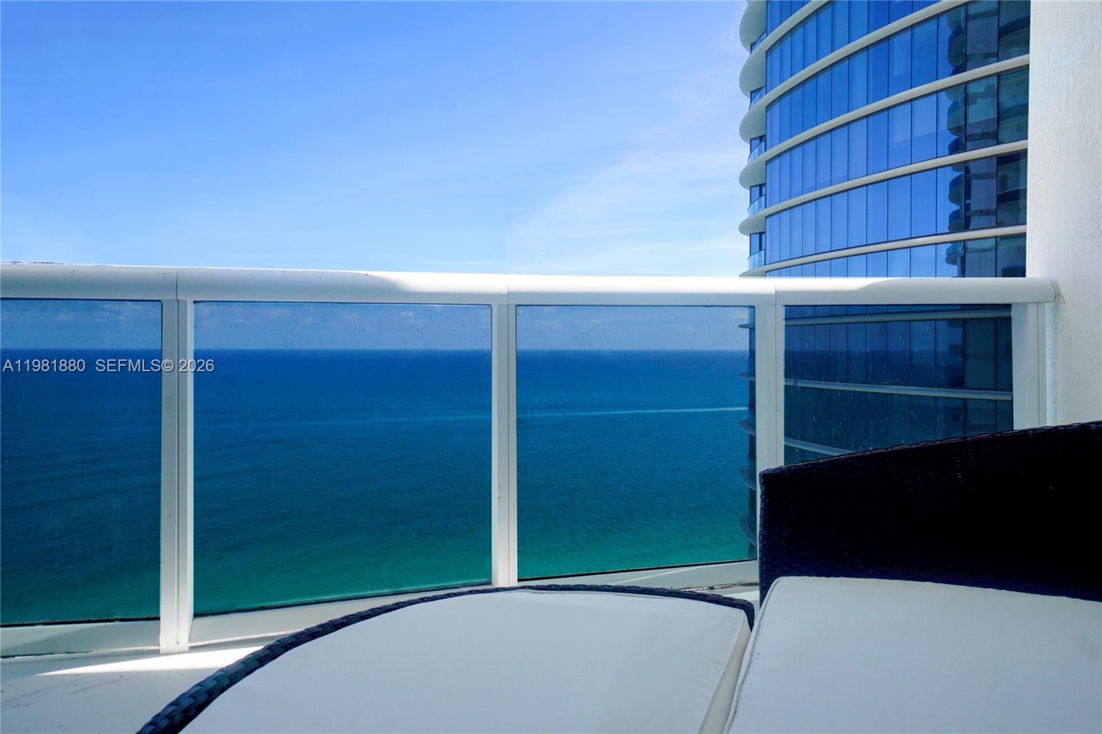 TDR TOWER III CONDO - Residential