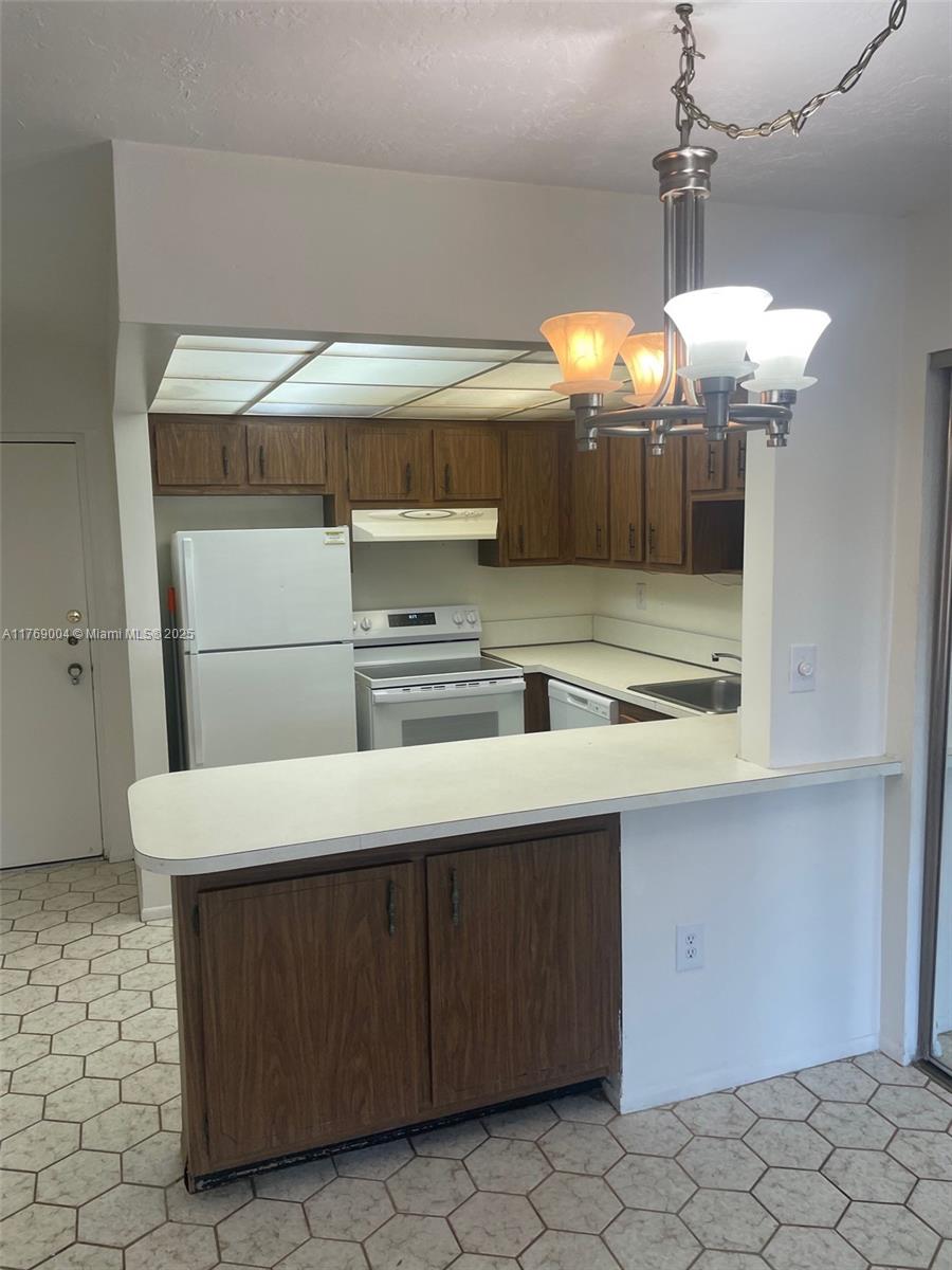 OMEGA CONDO NO 4 - Residential Lease