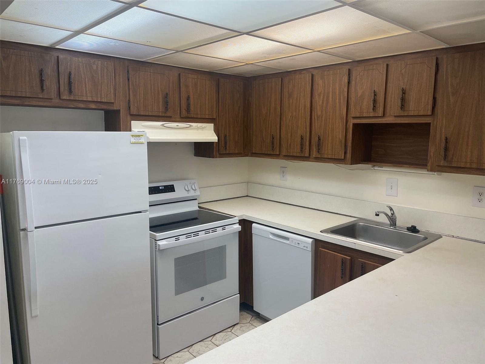 OMEGA CONDO NO 4 - Residential Lease