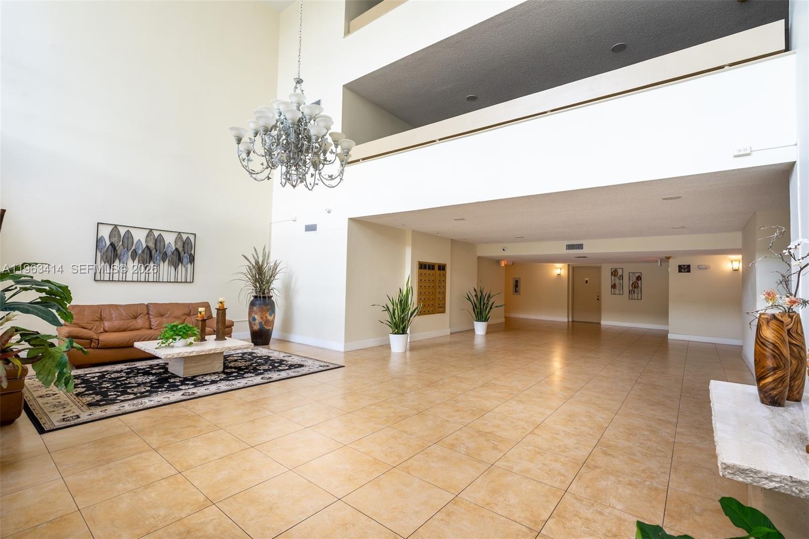BLDG 9 OF COUNTRY CLUB AP - Residential