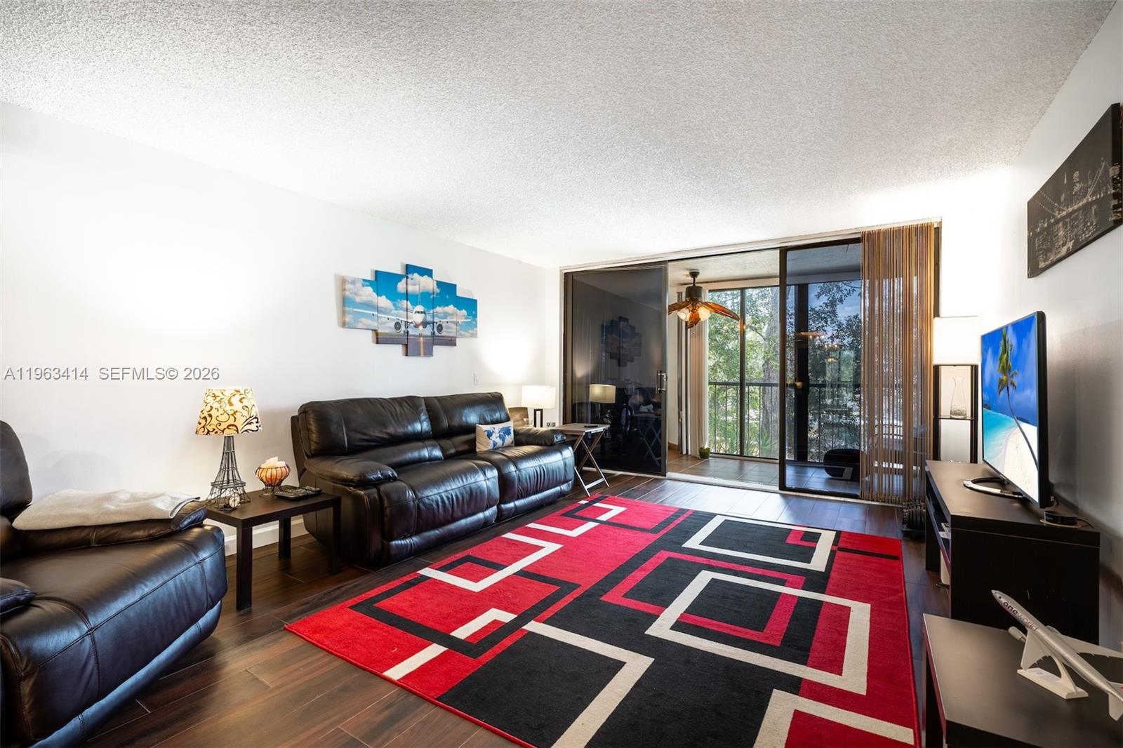 BLDG 9 OF COUNTRY CLUB AP - Residential