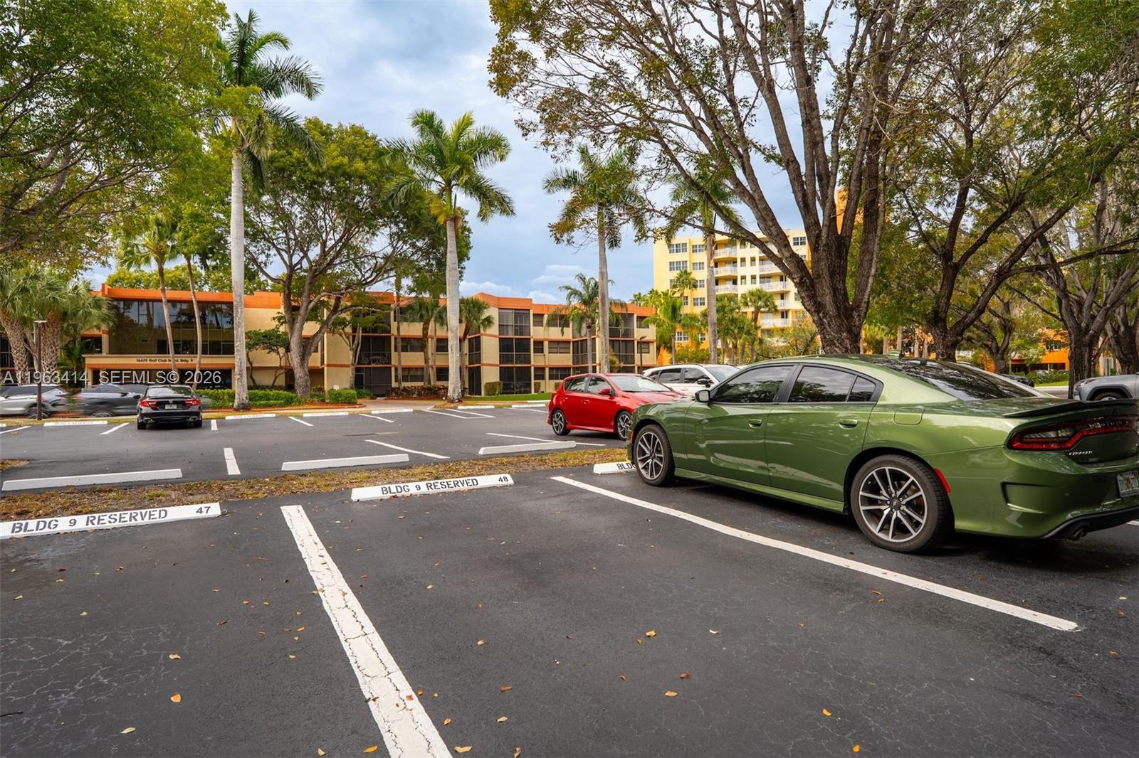 BLDG 9 OF COUNTRY CLUB AP - Residential