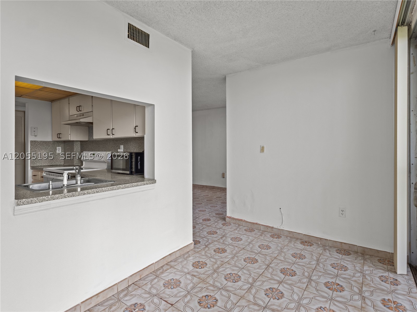 VERSAILLE GARDENS I CONDO - Residential