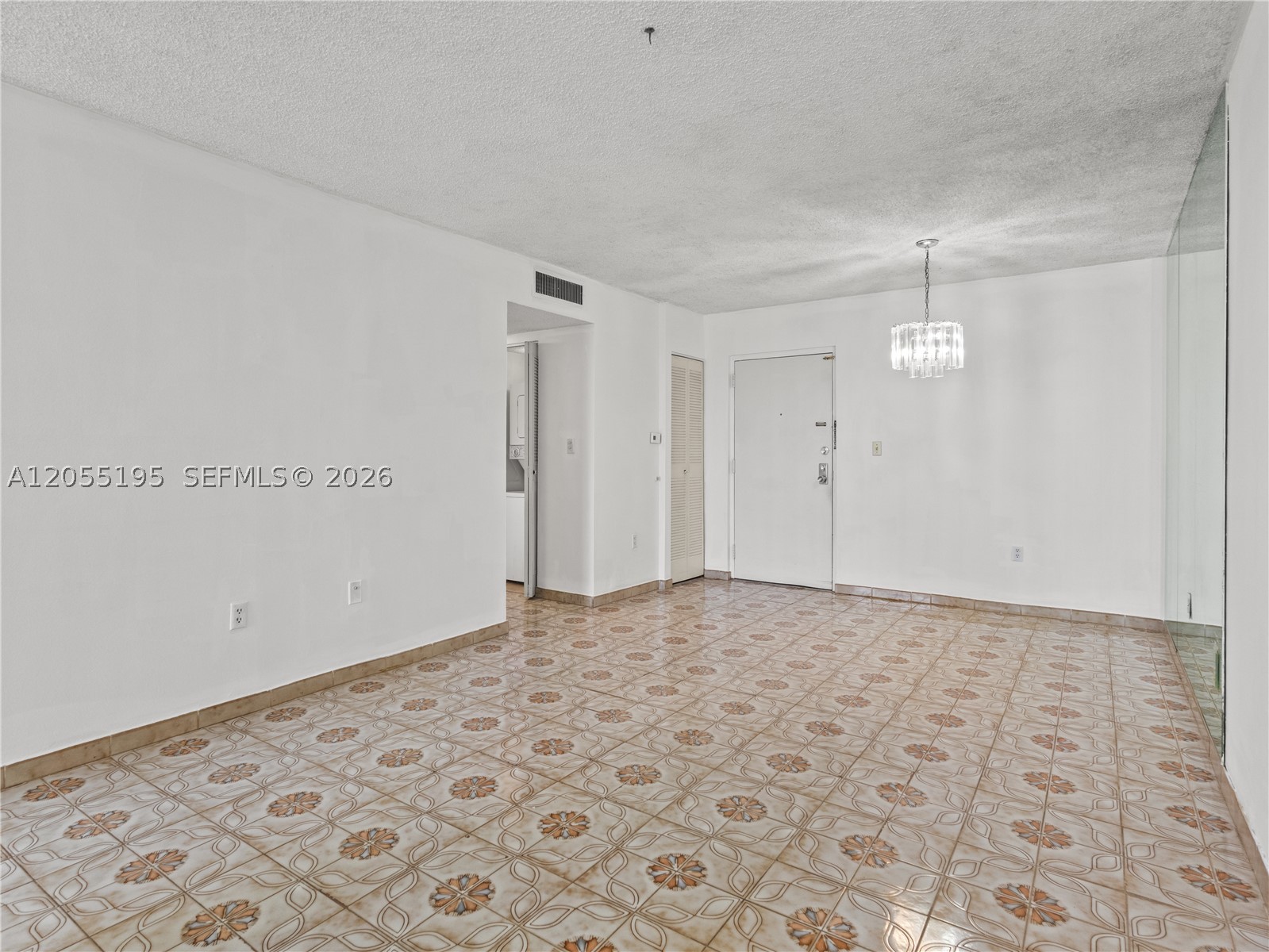 VERSAILLE GARDENS I CONDO - Residential