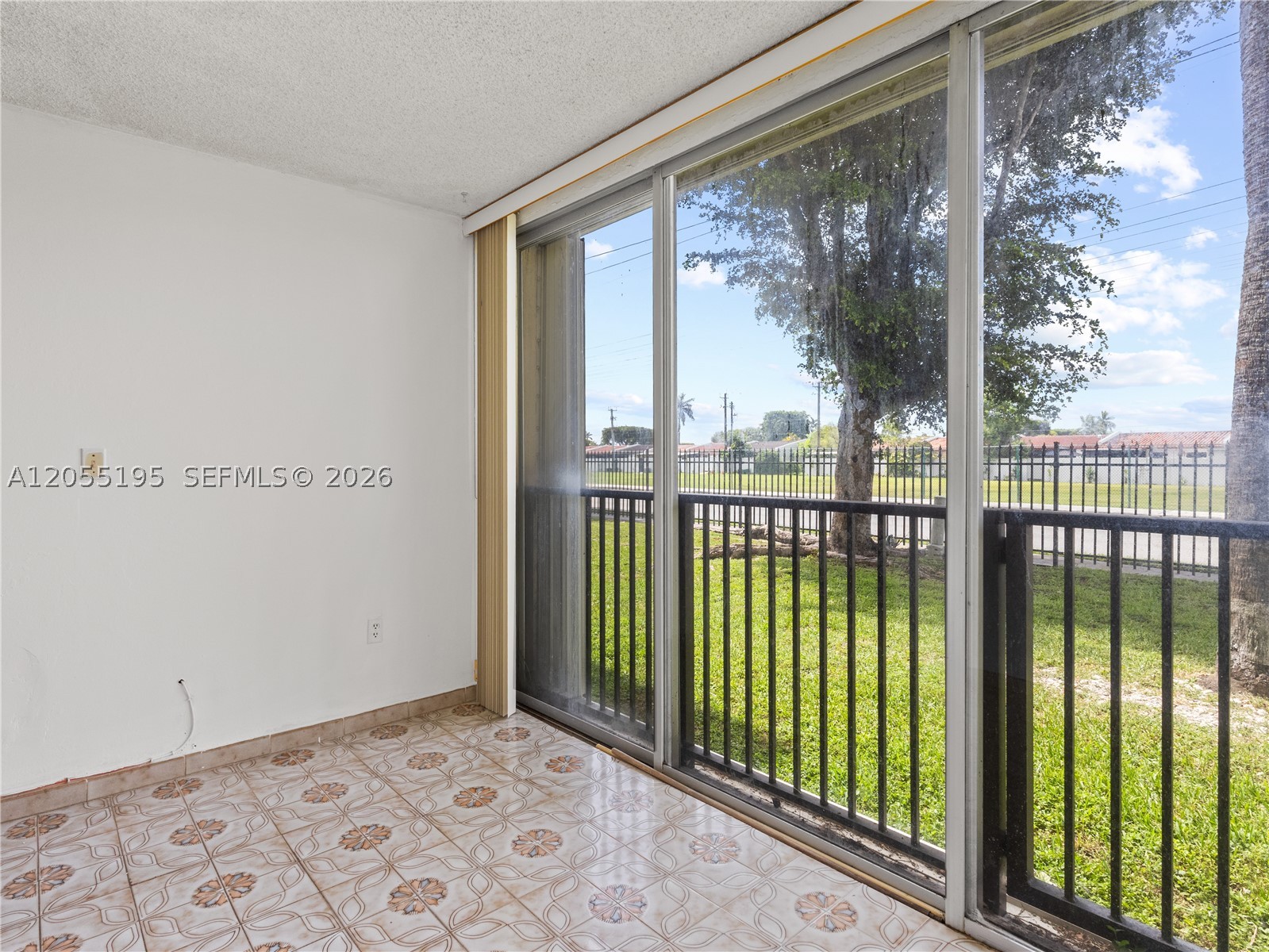 VERSAILLE GARDENS I CONDO - Residential