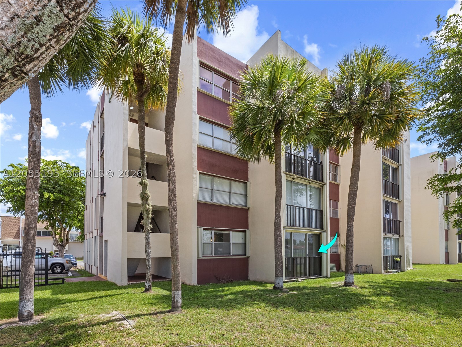 VERSAILLE GARDENS I CONDO - Residential