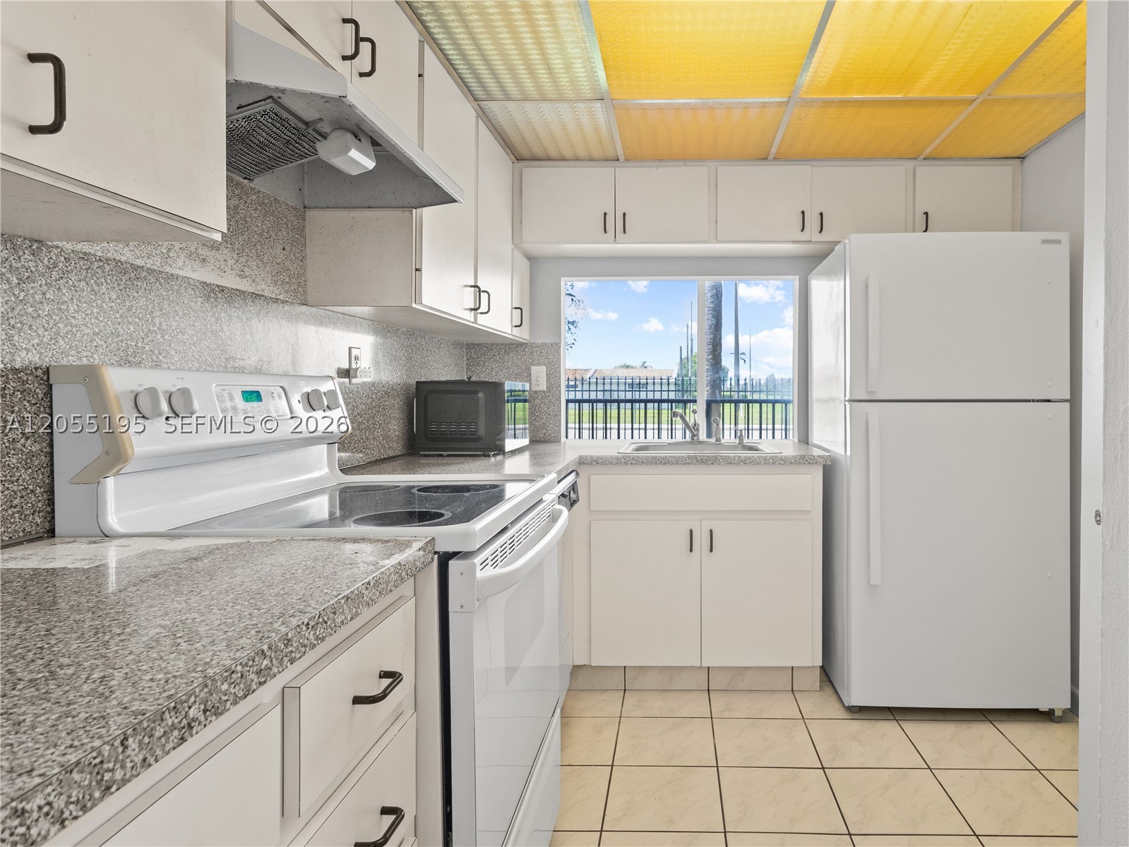 VERSAILLE GARDENS I CONDO - Residential