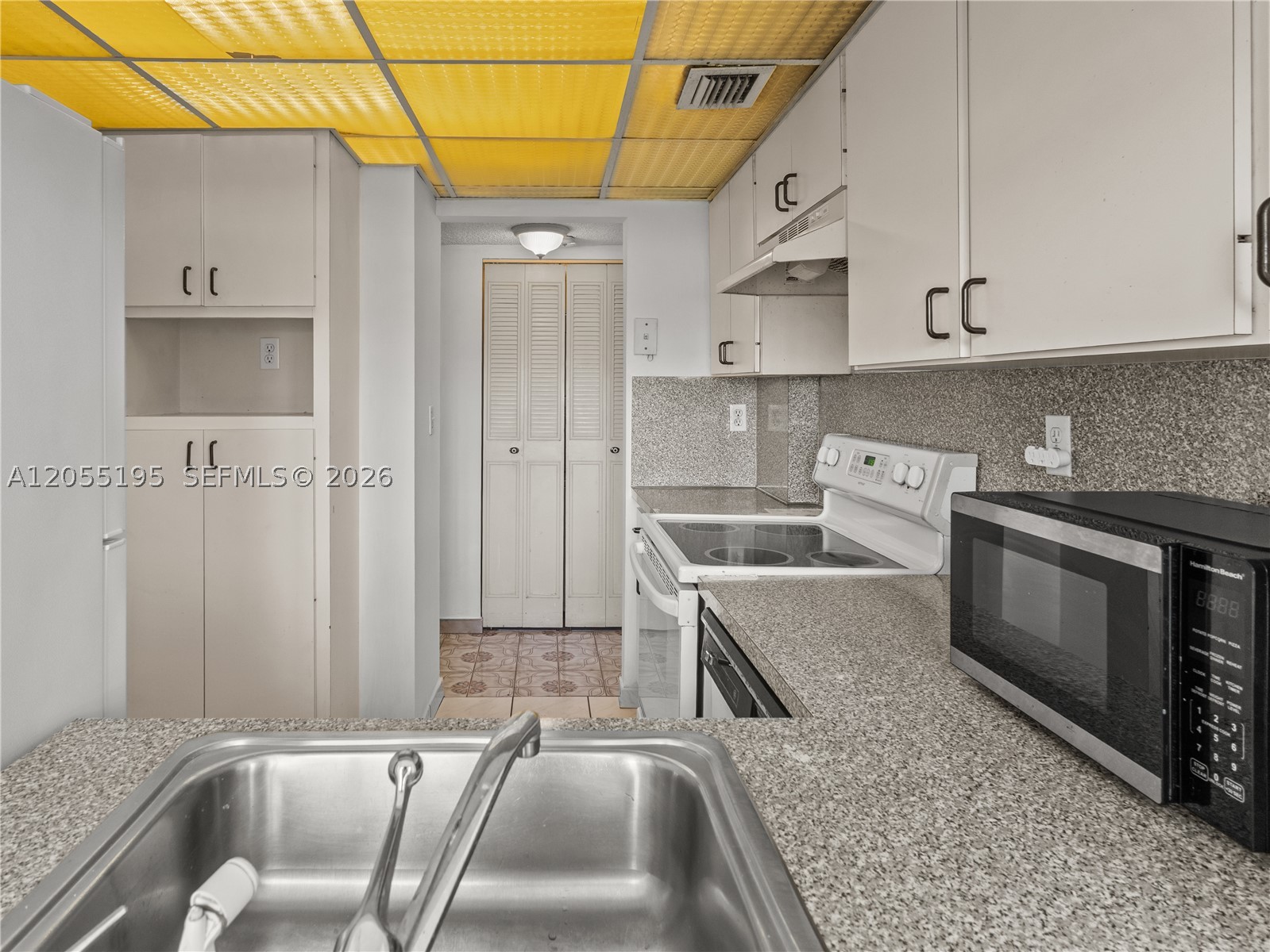 VERSAILLE GARDENS I CONDO - Residential