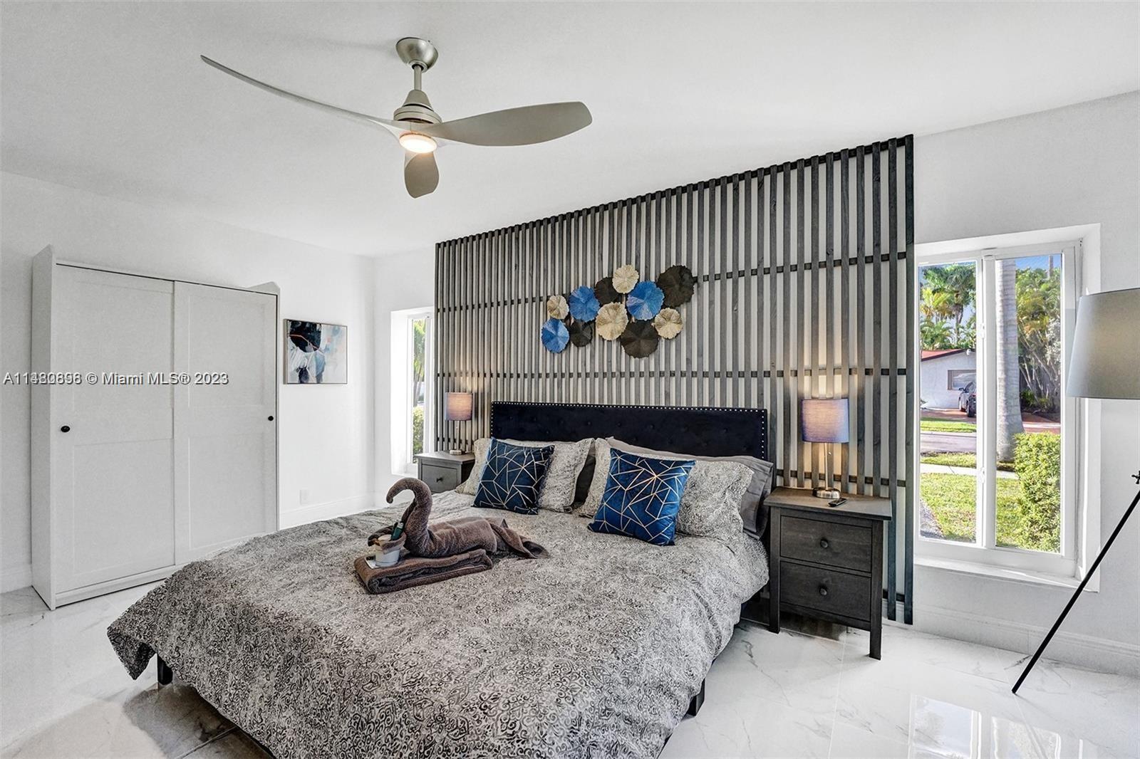 COUNTRY CLUB HOMES - Residential