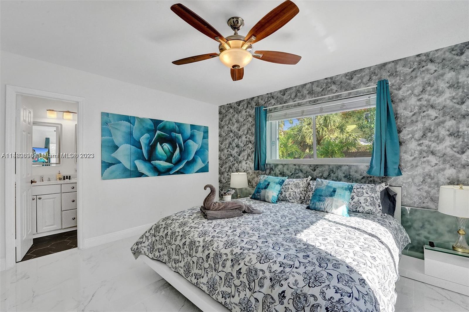 COUNTRY CLUB HOMES - Residential