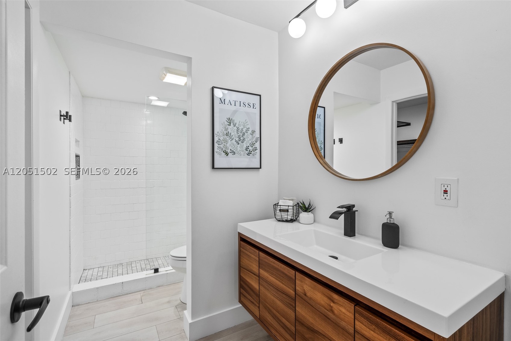 HIDDEN WOODS OF DEER CREE - Residential Lease