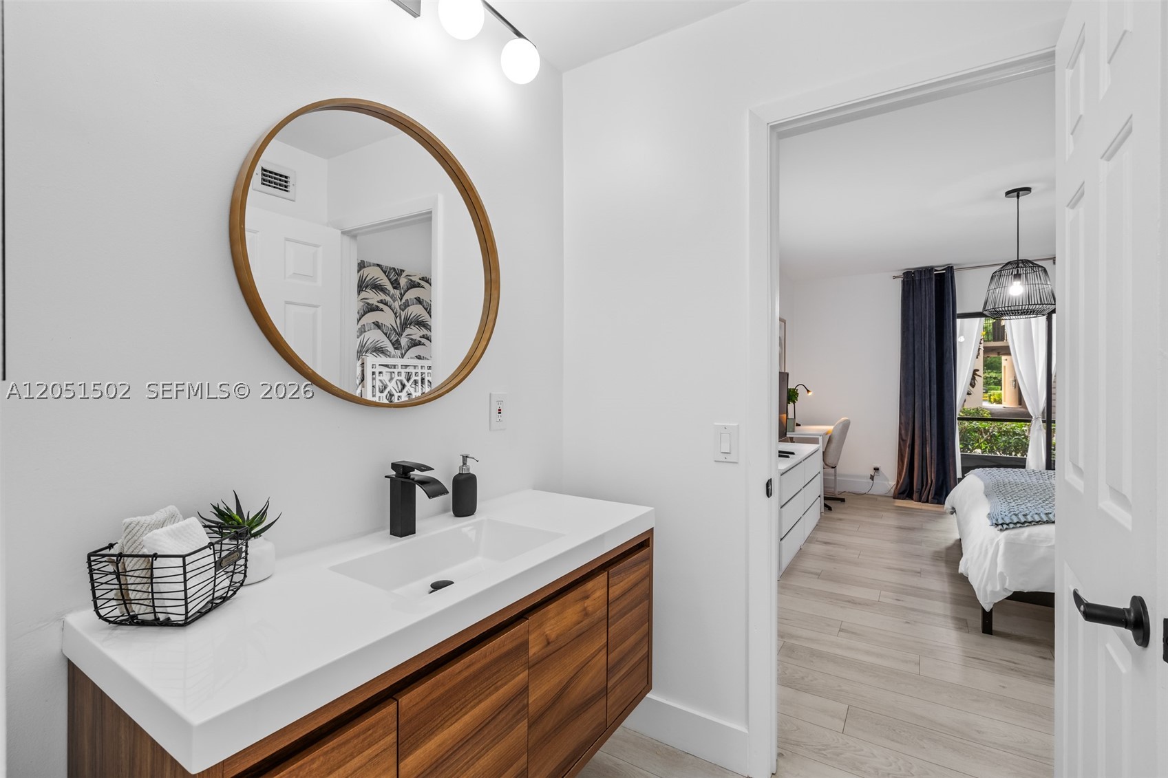 HIDDEN WOODS OF DEER CREE - Residential Lease