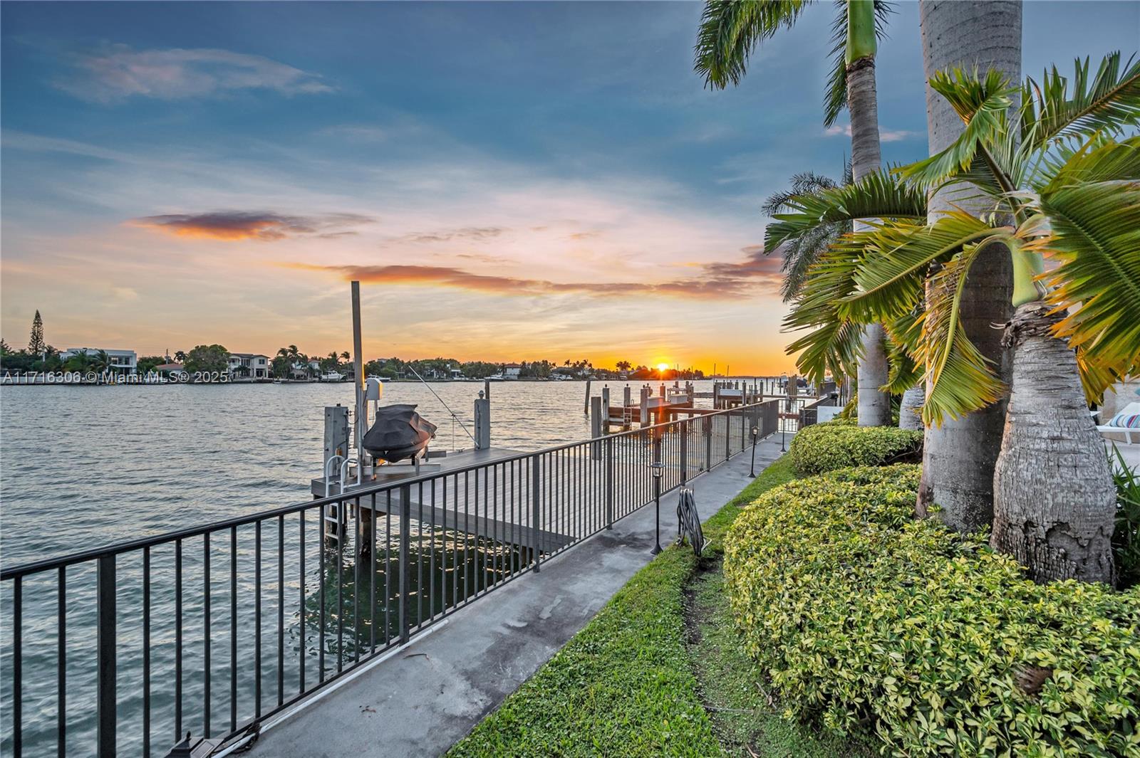 BISCAYNE POINT - Residential