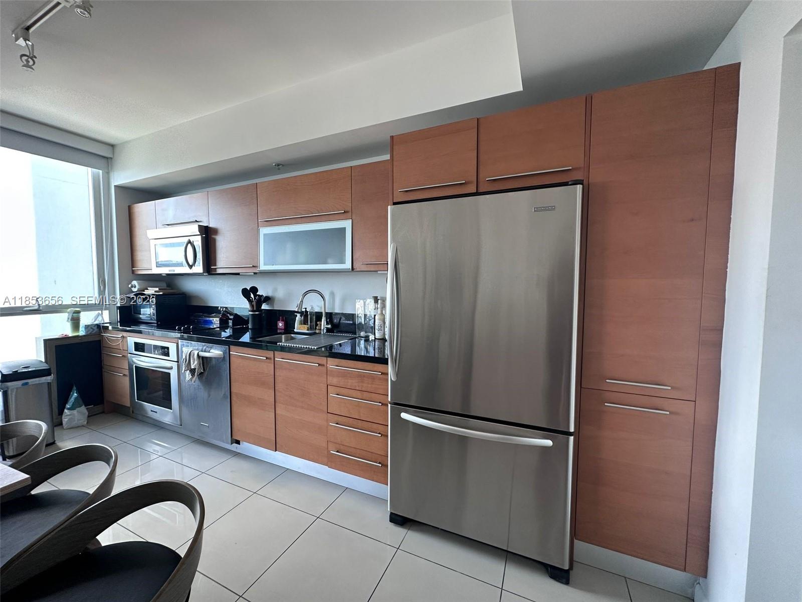VIZCAYNE NORTH CONDO - Residential