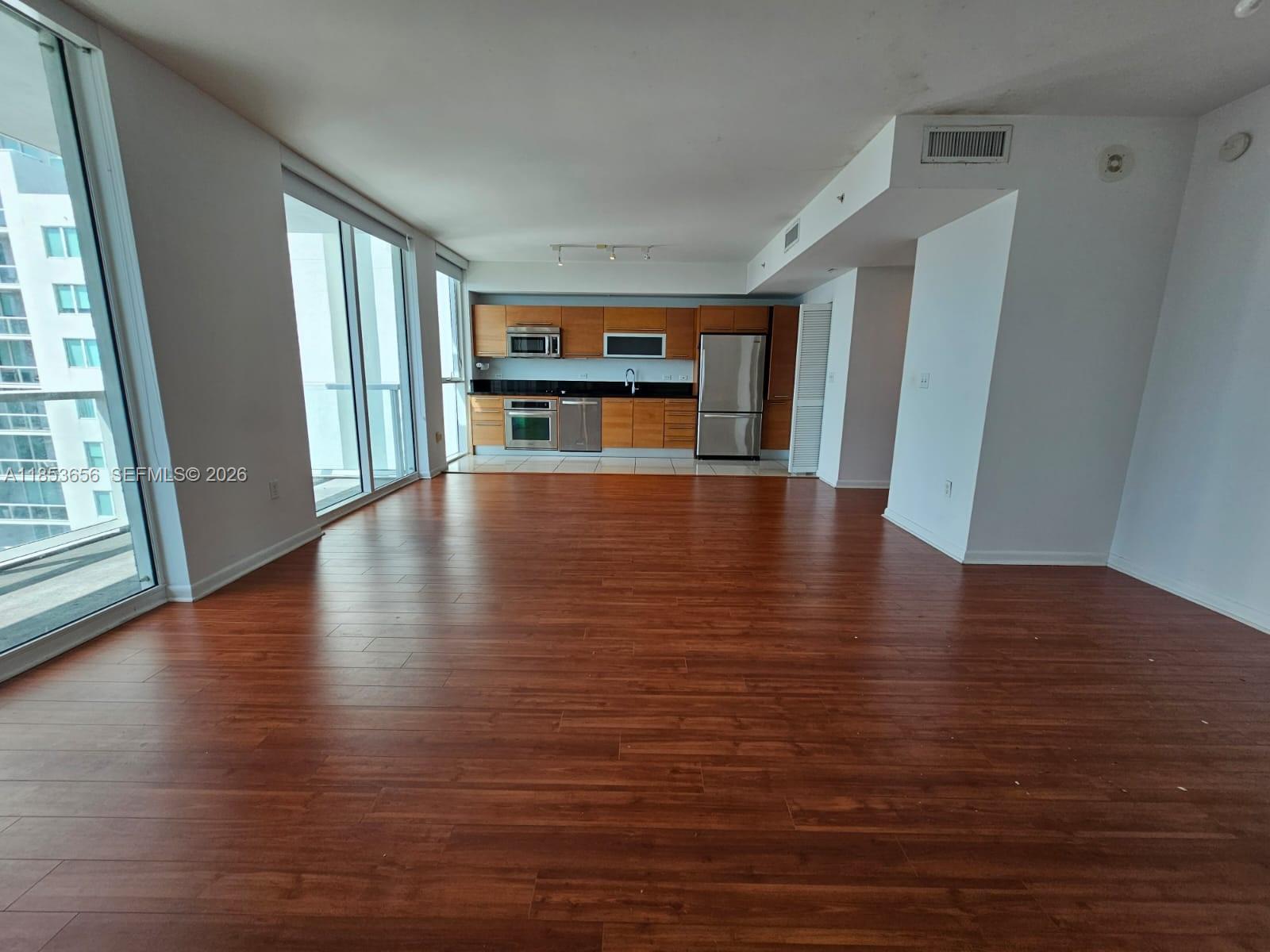 VIZCAYNE NORTH CONDO - Residential