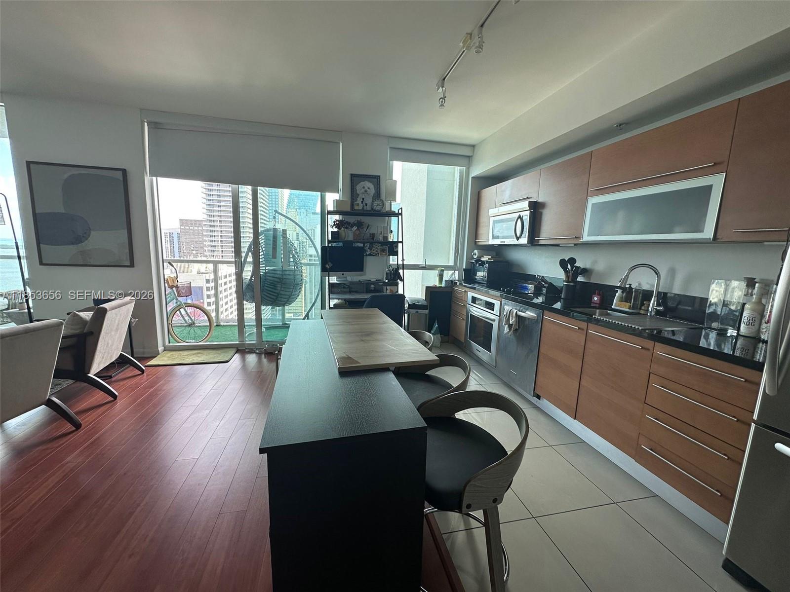 VIZCAYNE NORTH CONDO - Residential