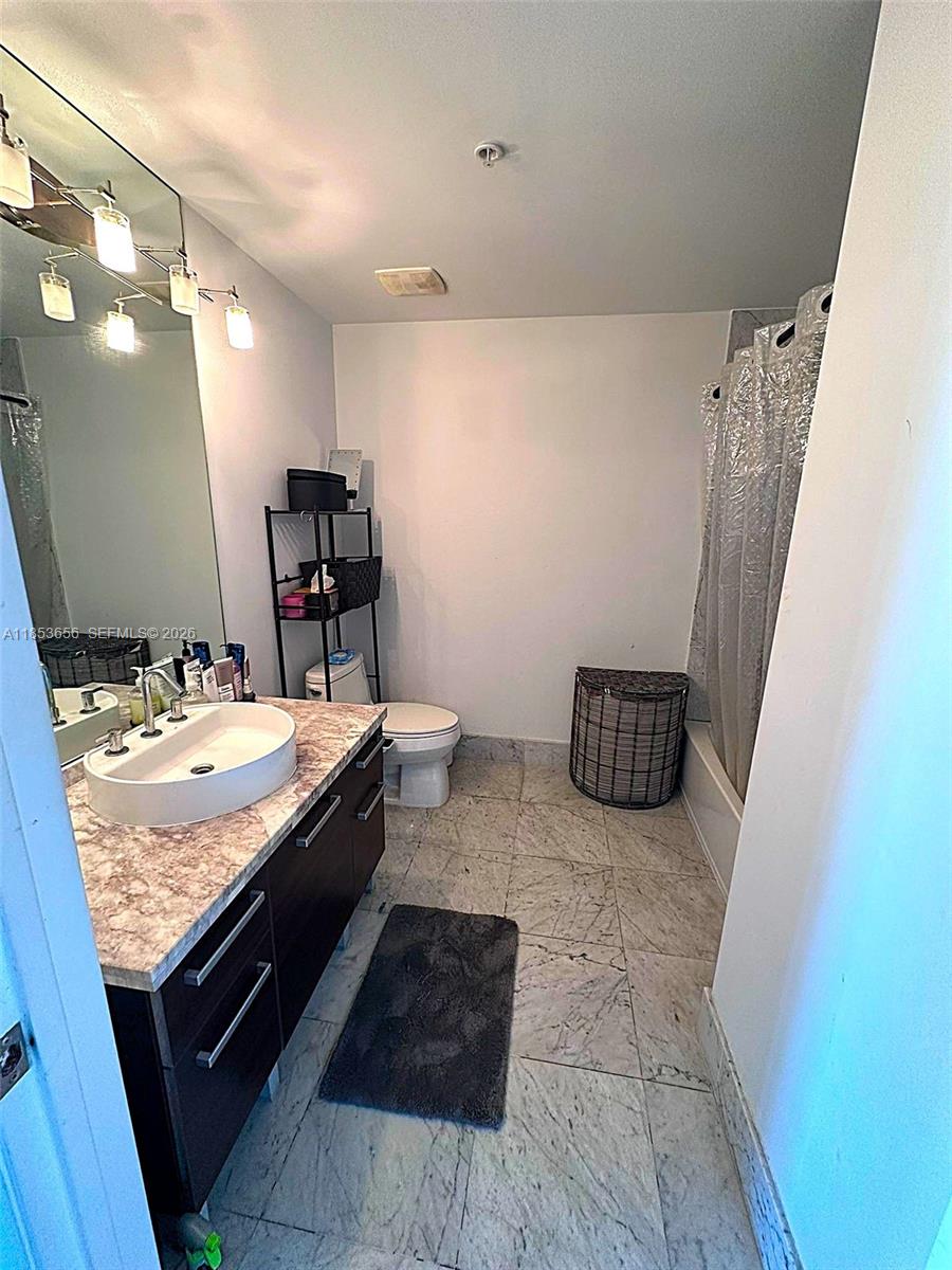 VIZCAYNE NORTH CONDO - Residential