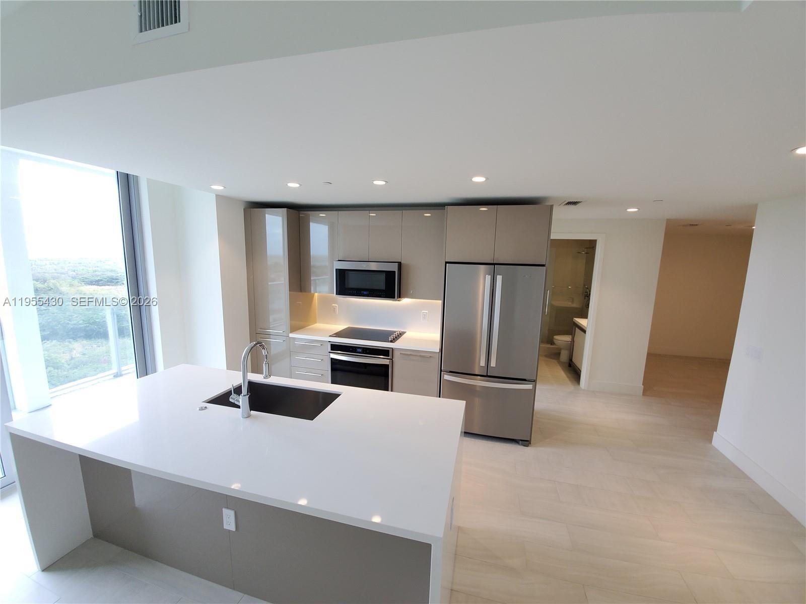 METROPICA NORTH TOWER ONE - Residential