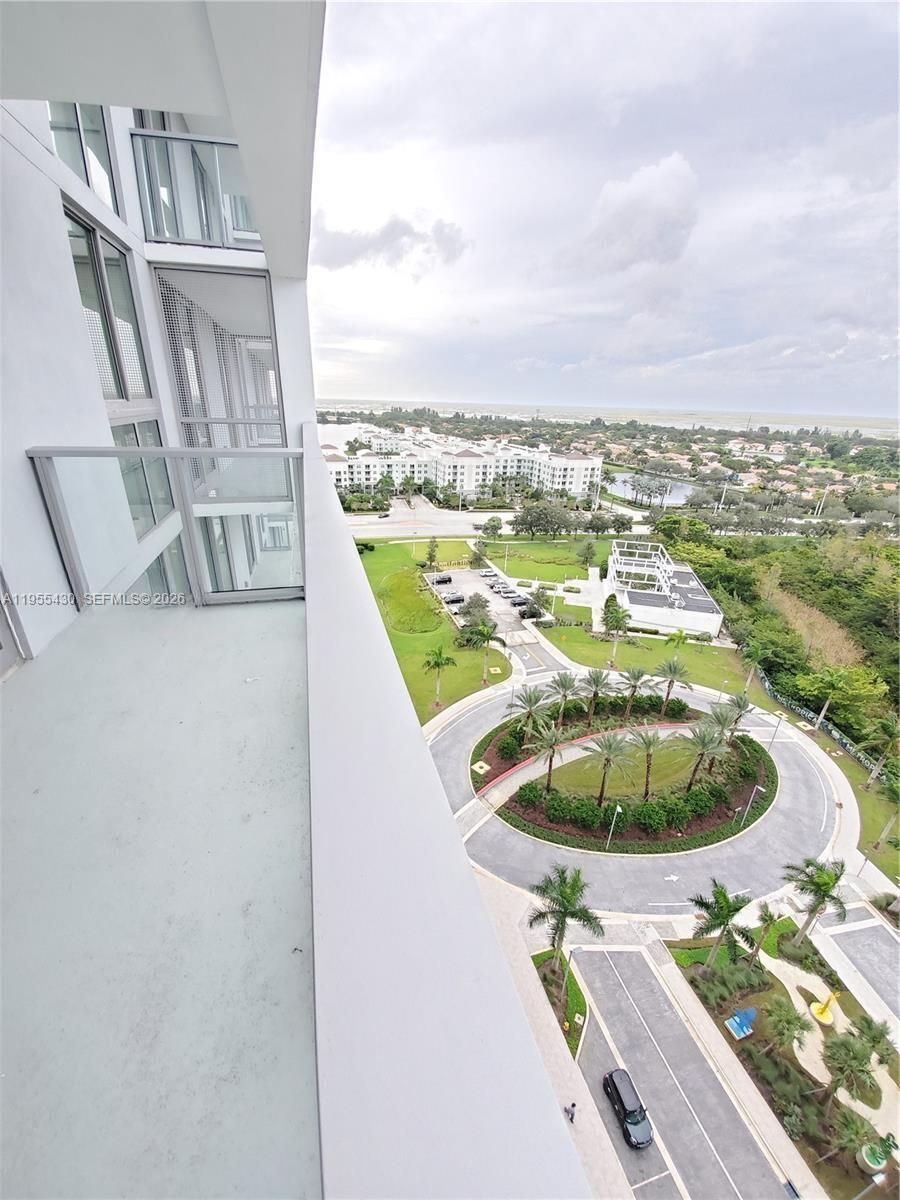 METROPICA NORTH TOWER ONE - Residential