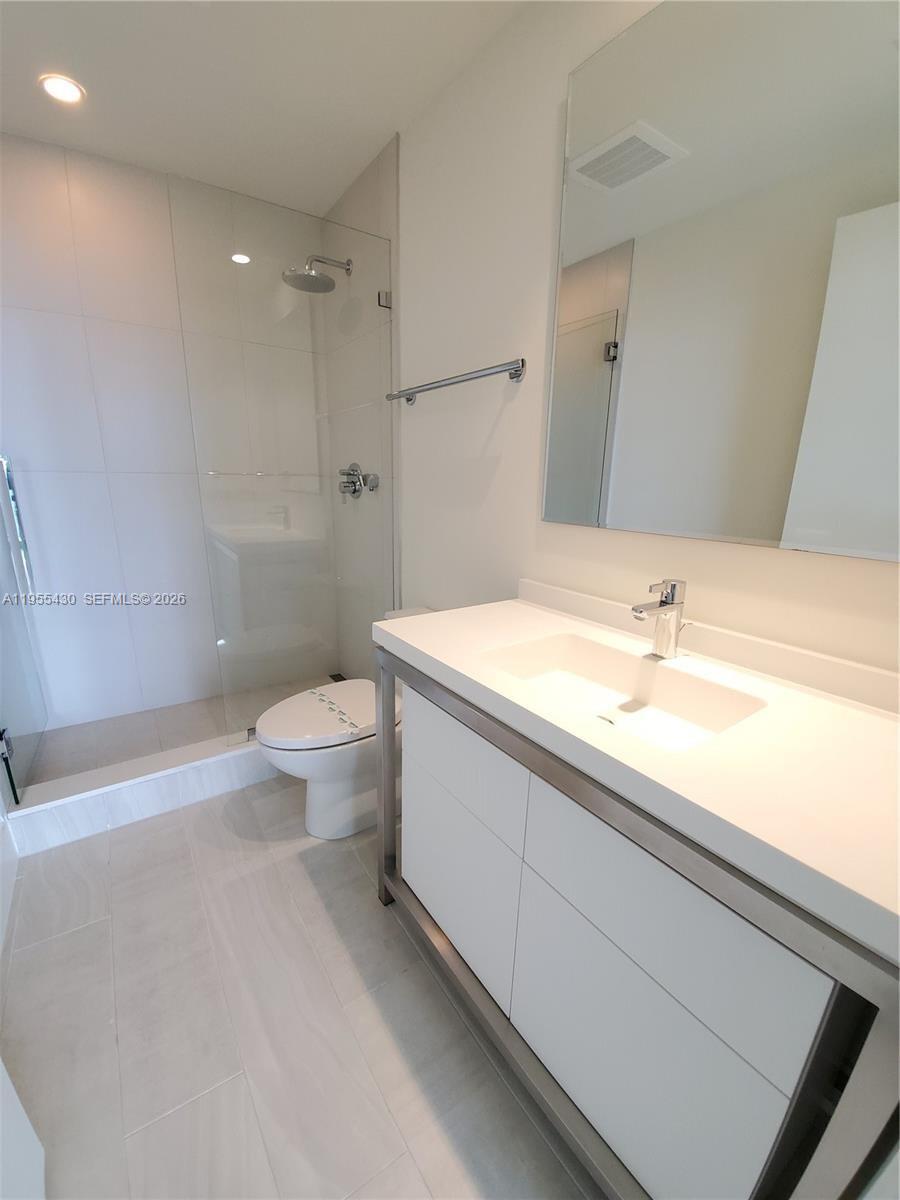 METROPICA NORTH TOWER ONE - Residential