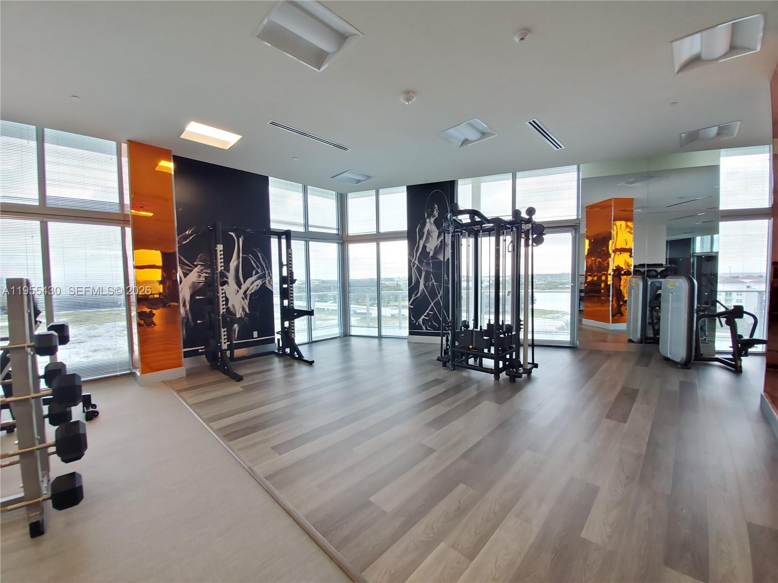 METROPICA NORTH TOWER ONE - Residential