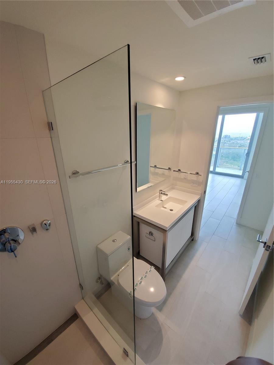 METROPICA NORTH TOWER ONE - Residential