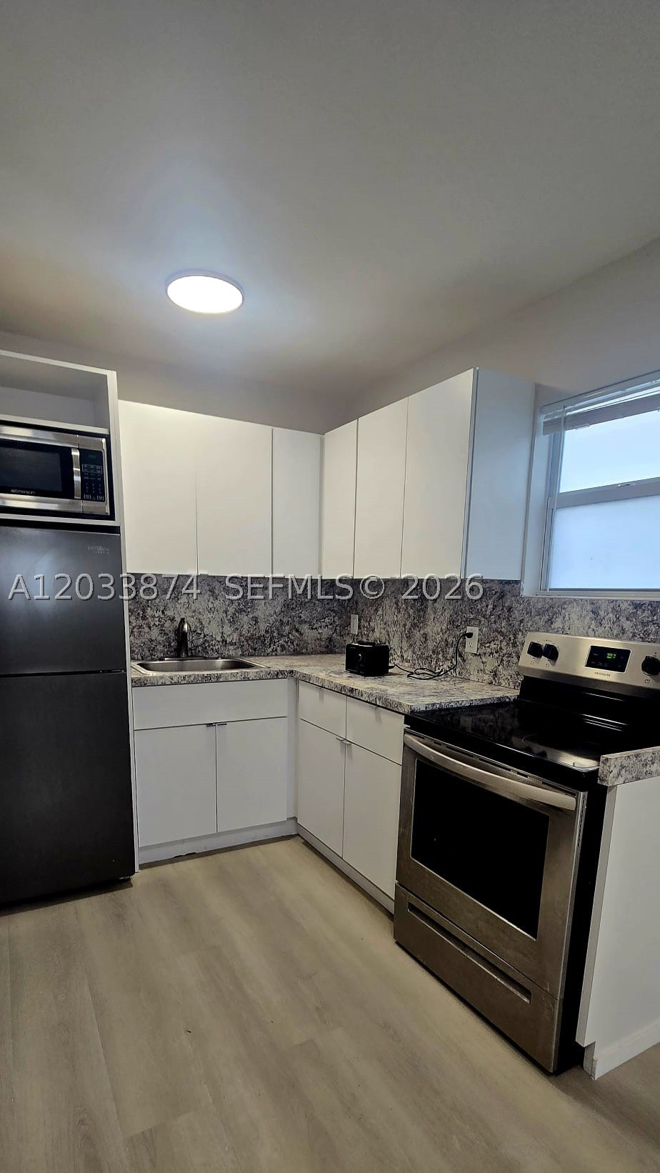 NORTH GATE - Residential Lease