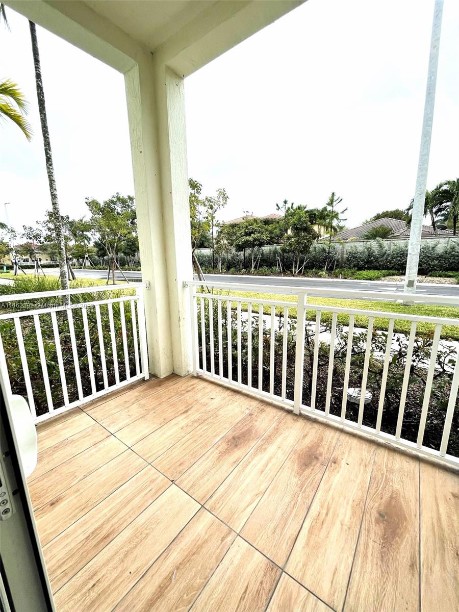 FLORIDA FRUIT LAND COMPAN - Residential Lease