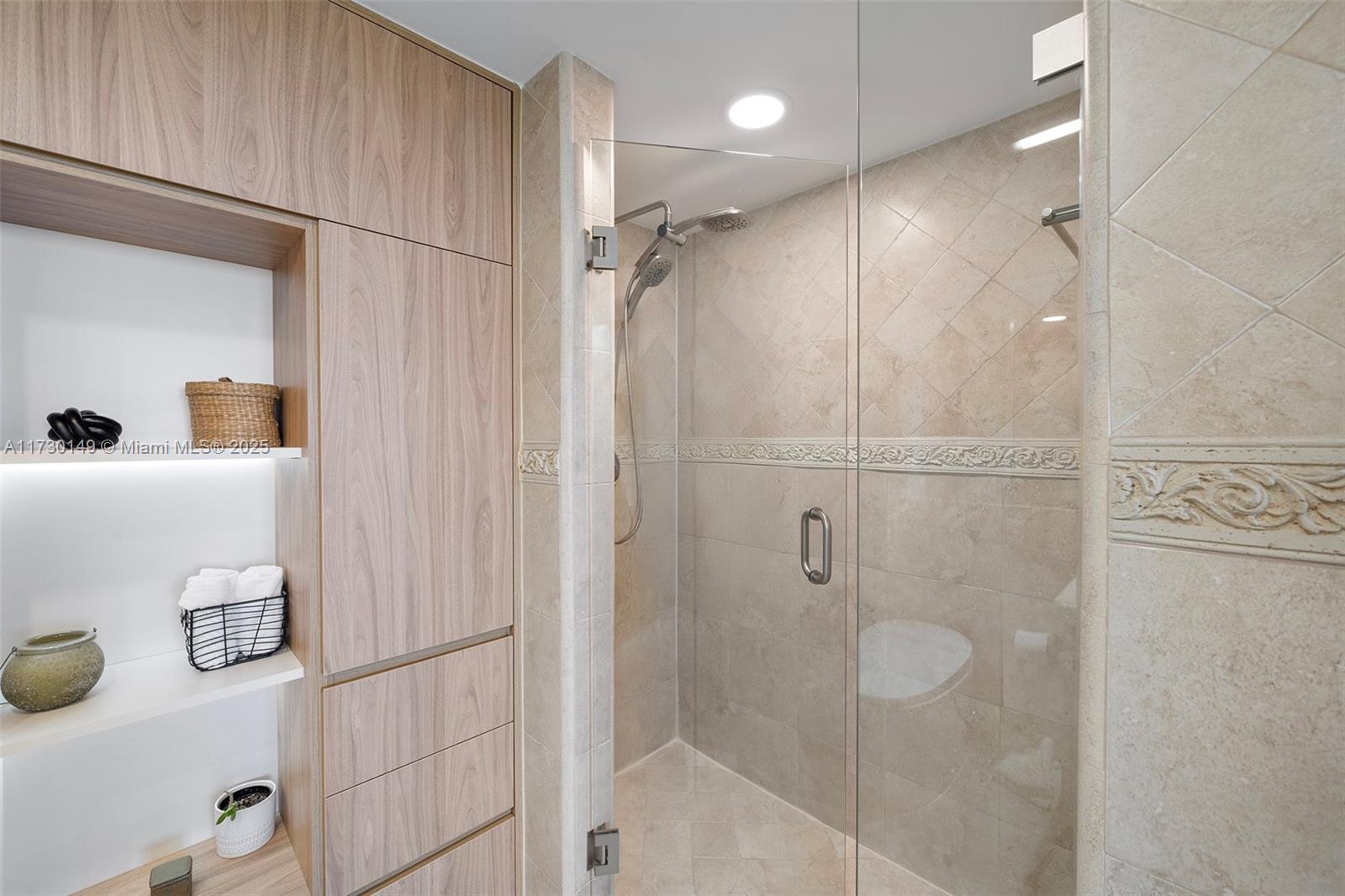 THE FLORIDIAN CONDO - Residential