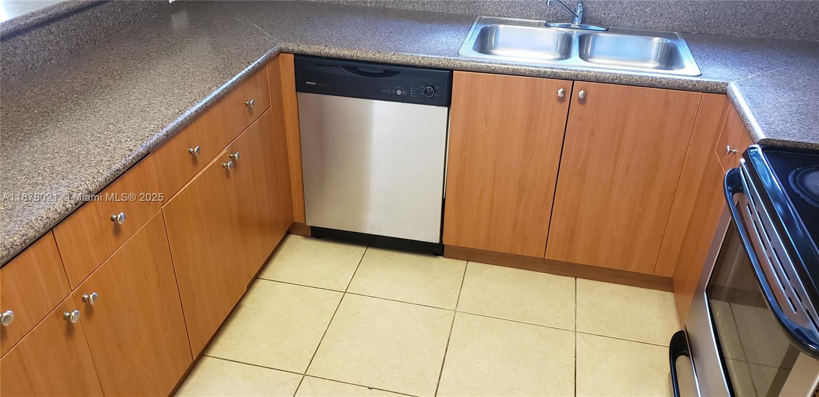 CEDARS WOODS HOMES CONDO - Residential Lease