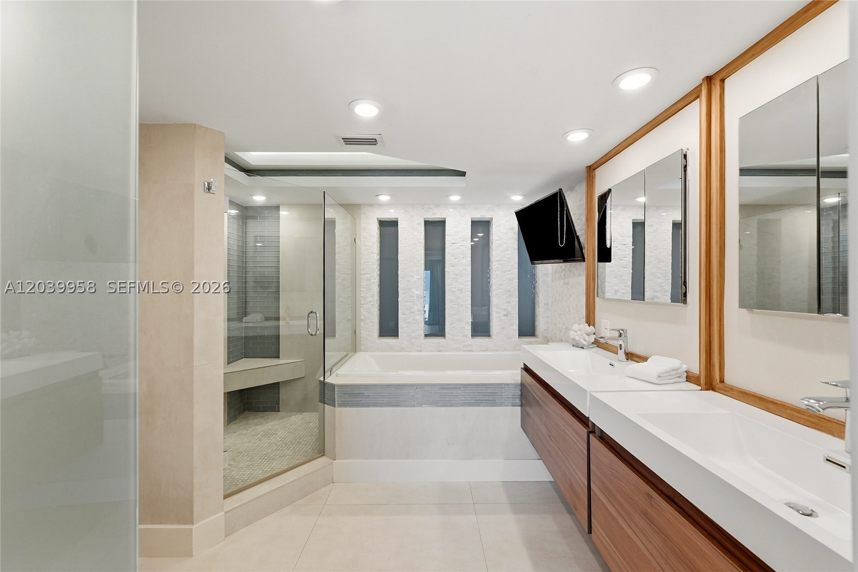 SUNRISE EAST CONDO - Residential