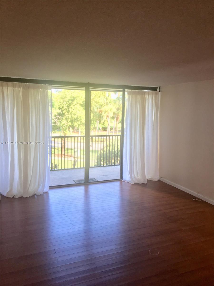 BRAVURA II CONDO - Residential