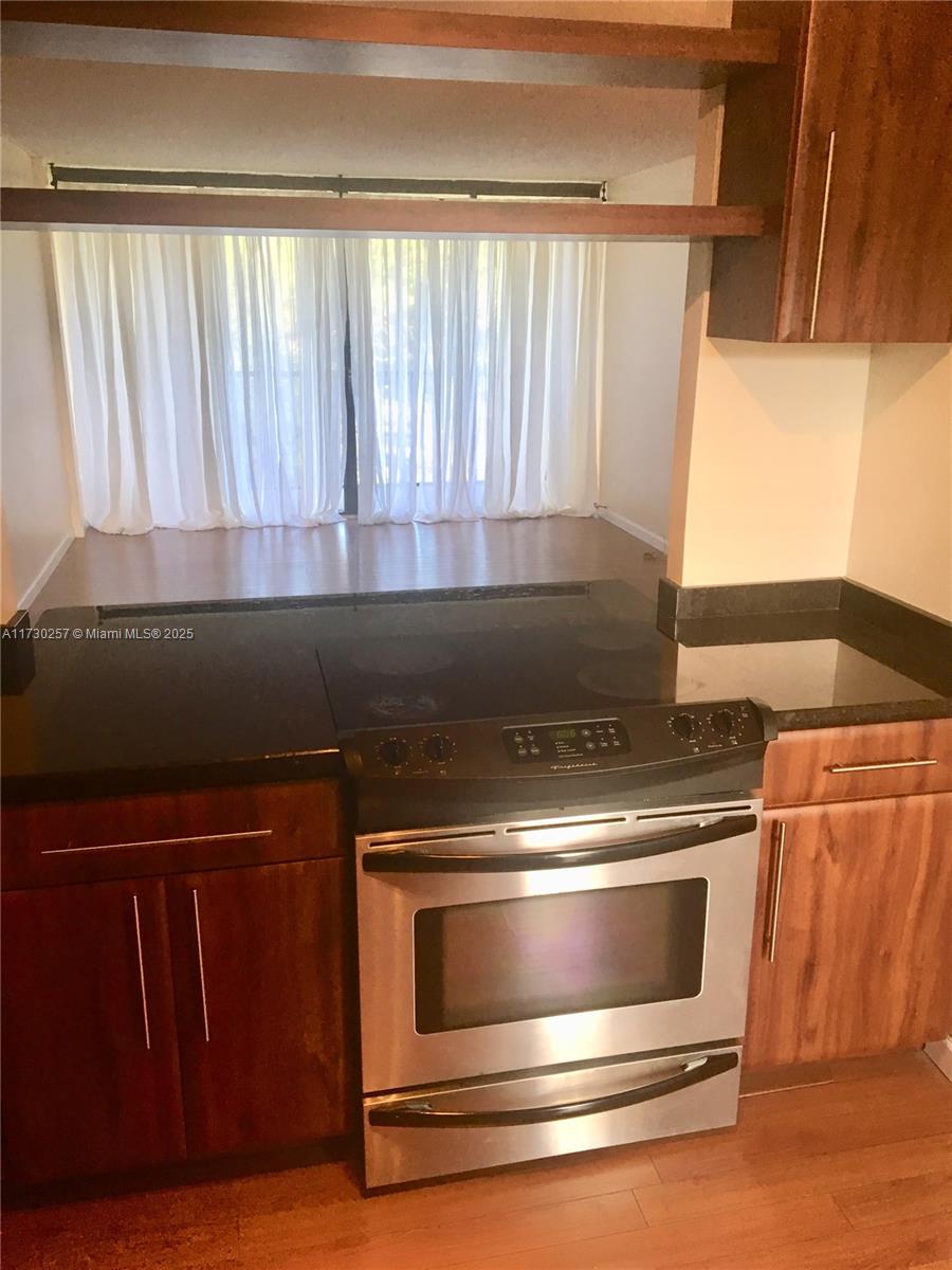 BRAVURA II CONDO - Residential
