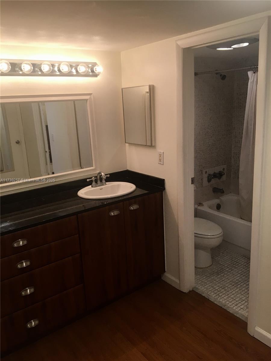 BRAVURA II CONDO - Residential